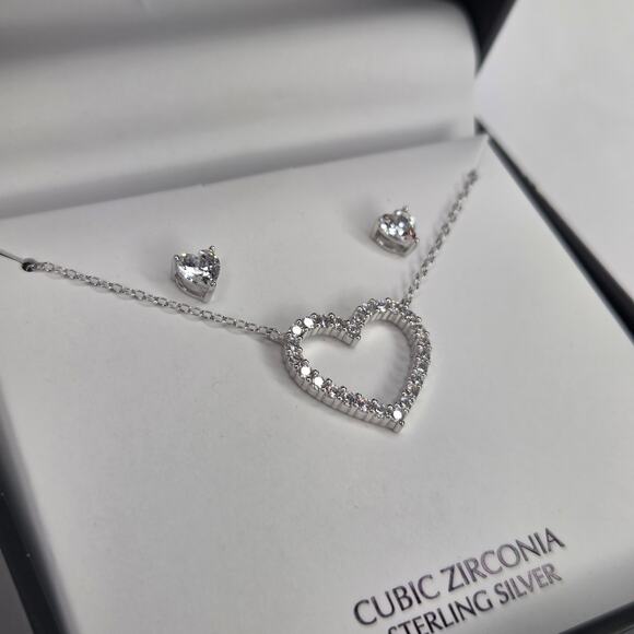 Giani Bernini 2 Pc CZ Heart Pendant Necklace & Stud Earrings Sterling Silver NEW - Picture 6 of 10